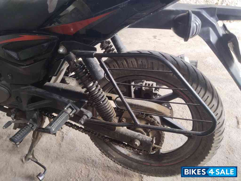 Bajaj Pulsar 220F