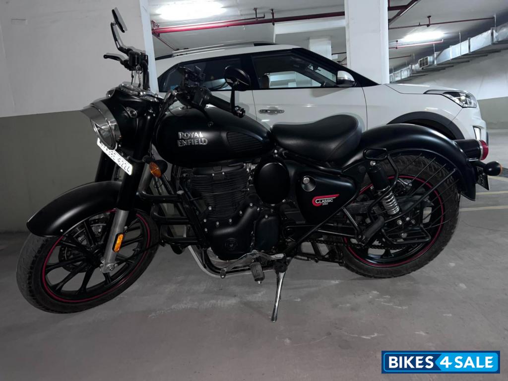 Black Royal Enfield Classic 350