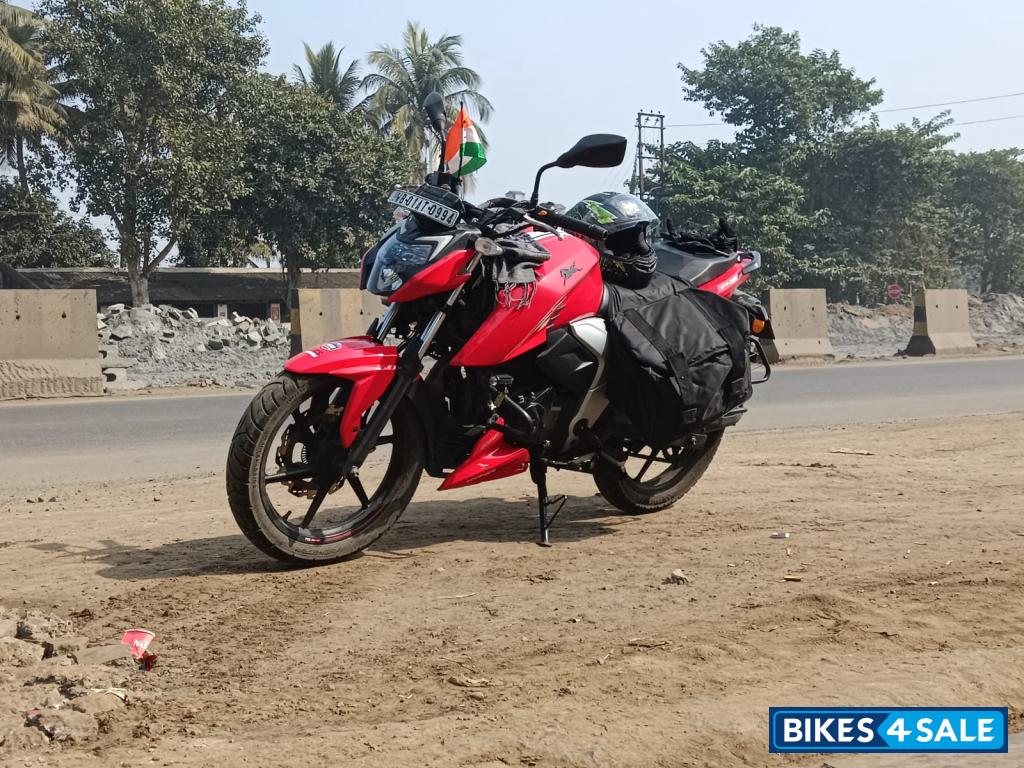 TVS Apache RTR 160 4V BS6