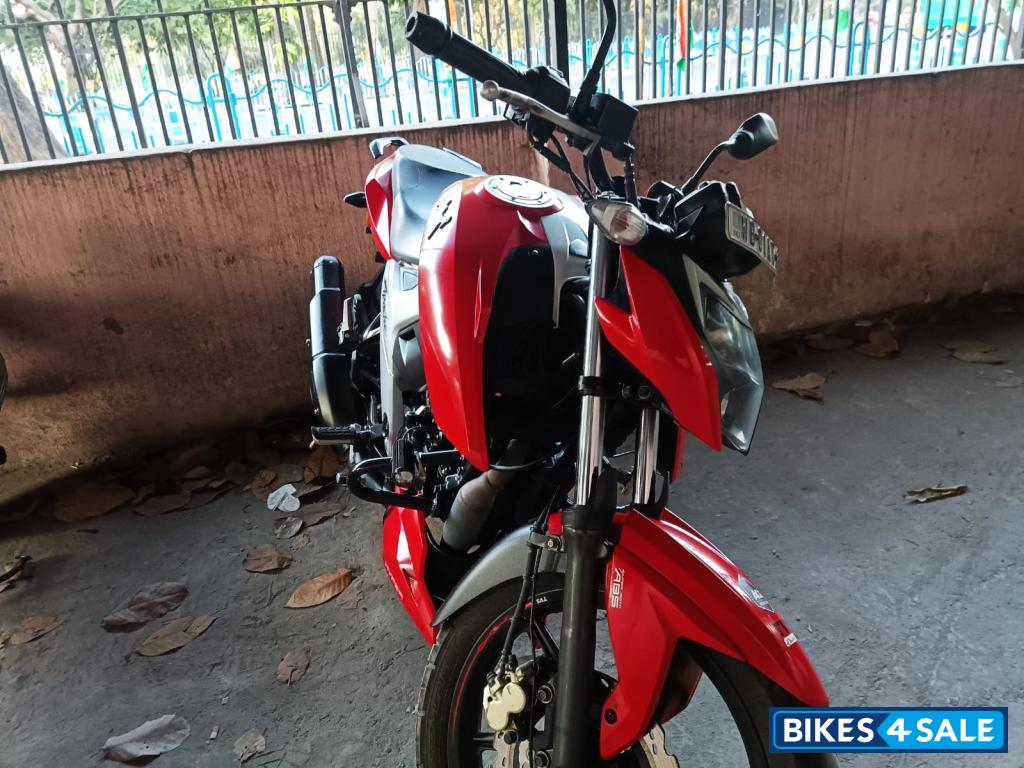 TVS Apache RTR 160 4V BS6