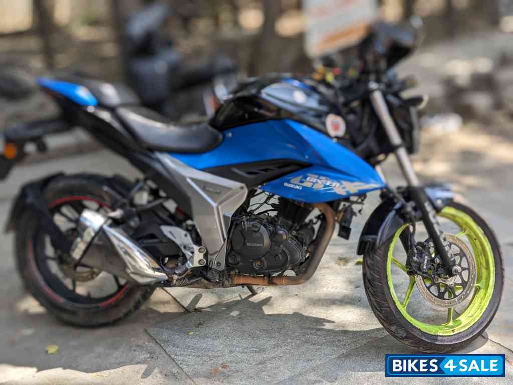 Blue Suzuki Gixxer ABS