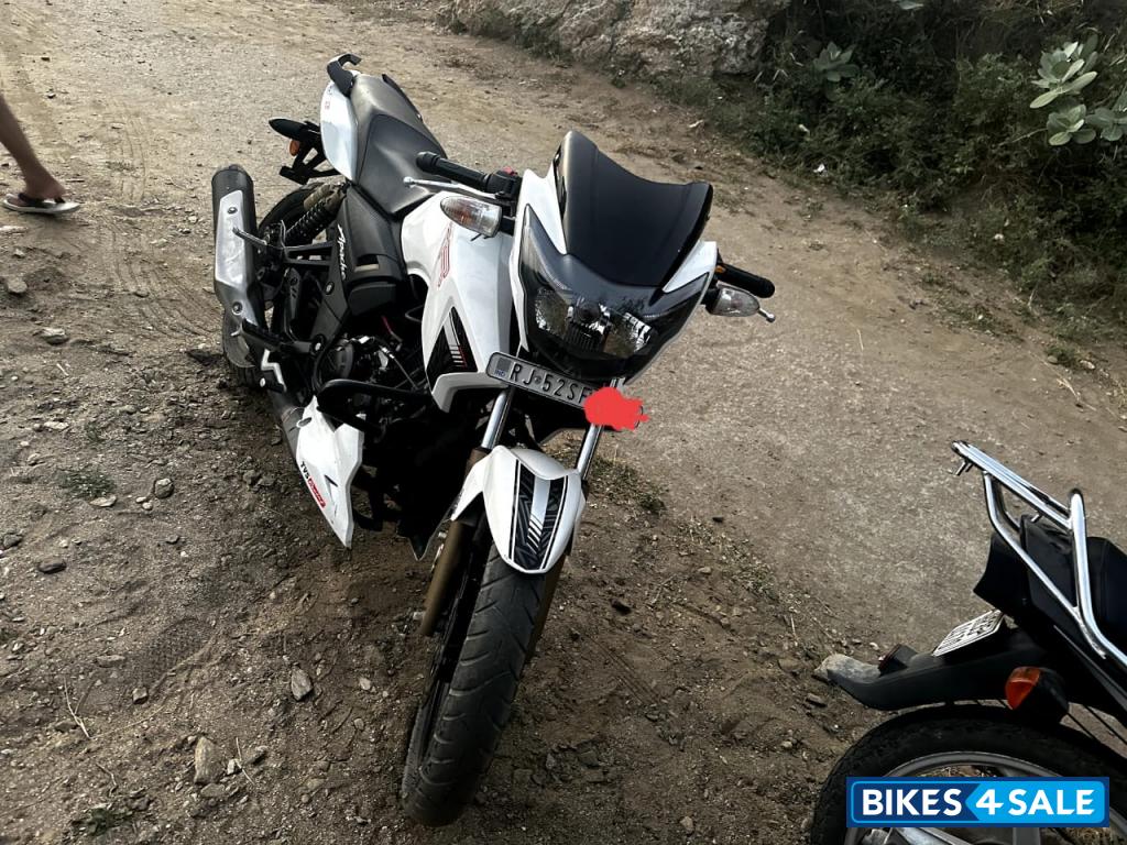 TVS Apache RTR 180 BS6