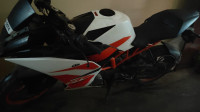 White KTM RC 200