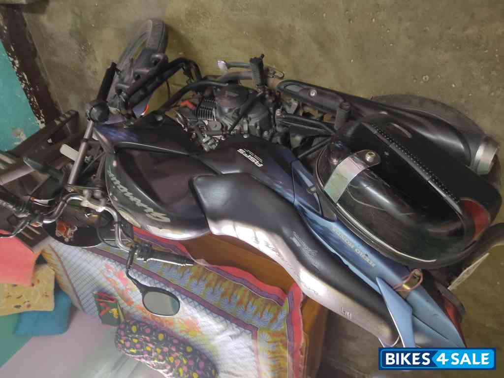 Blue Black Hero Glamour 125 Drum