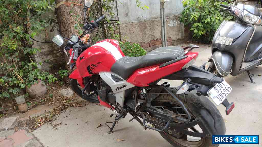 TVS Apache RTR 160 4V TVS Apache RTR 160 4V