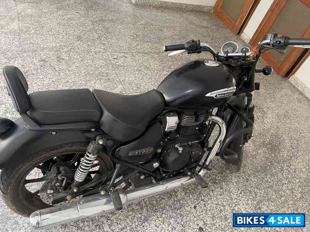 Matt Black Royal Enfield Meteor 350 Stellar