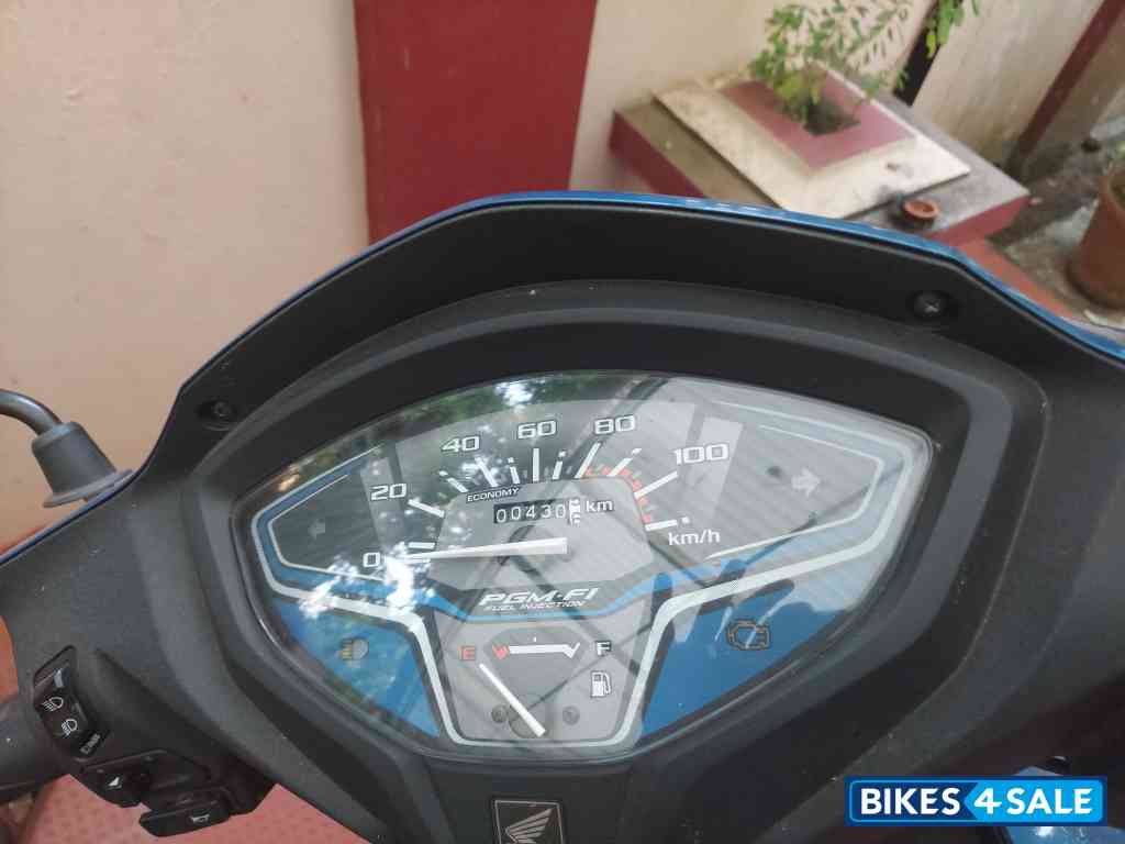 Falcon Blue Metallic Honda Activa 6G Dlx