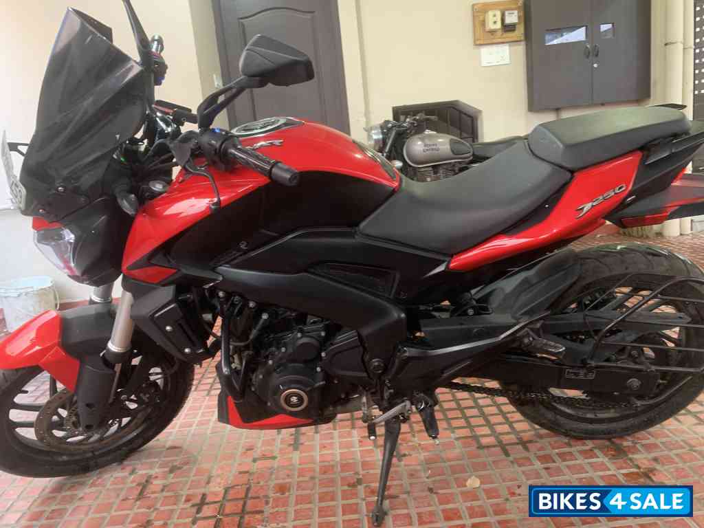Red Bajaj Dominar 250