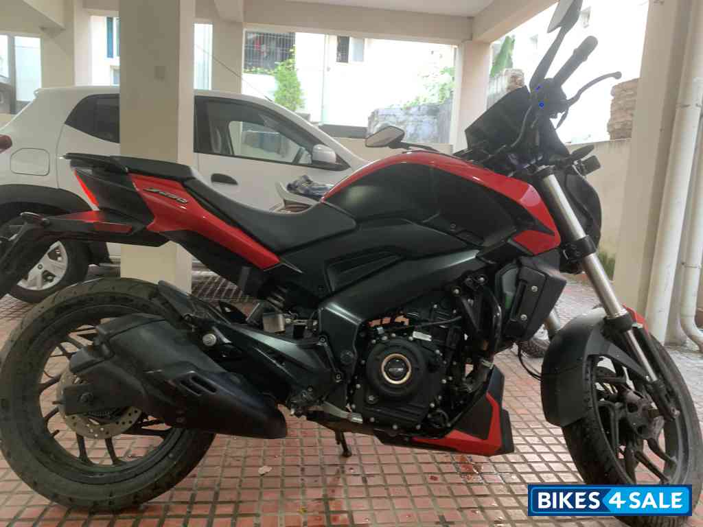 Red Bajaj Dominar 250