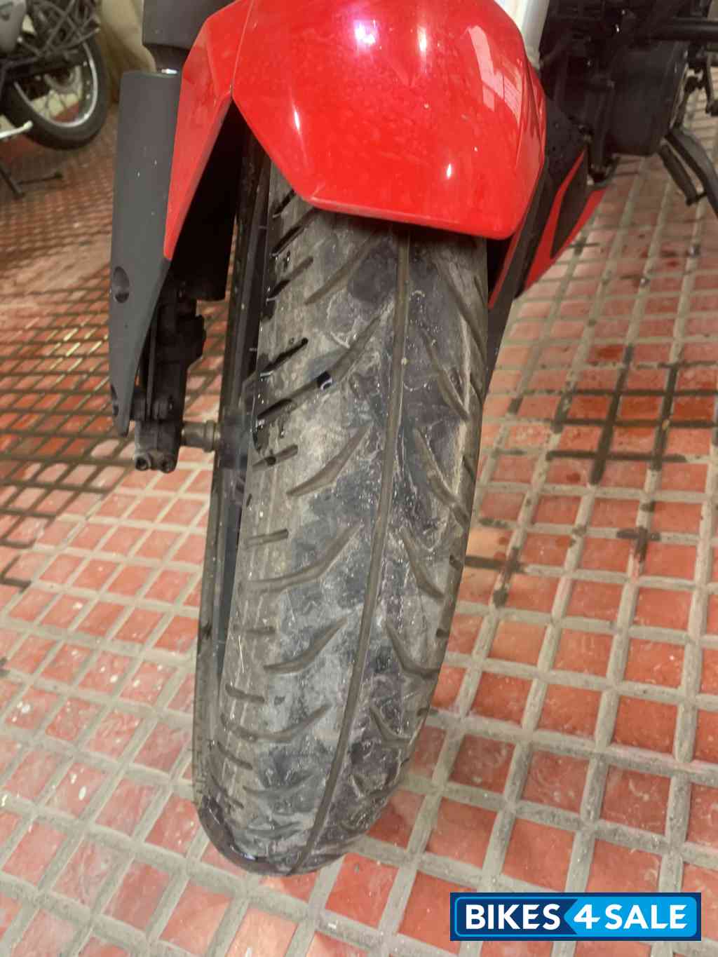 Red Bajaj Dominar 250
