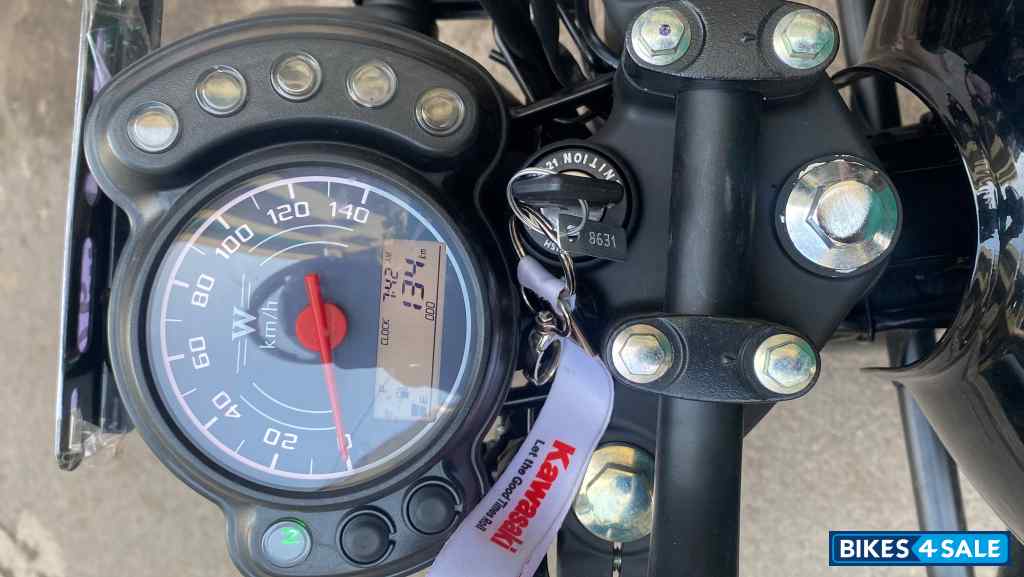 Ebony Kawasaki W175 Street