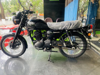 Ebony Kawasaki W175 Street