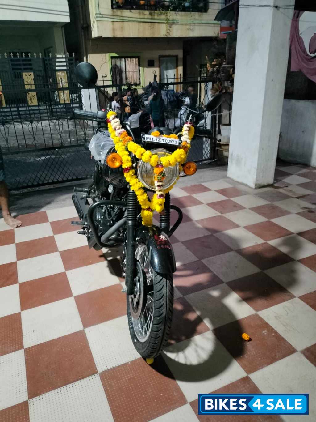 Ebony Kawasaki W175 Street