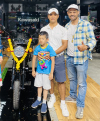 Ebony Kawasaki W175 Street