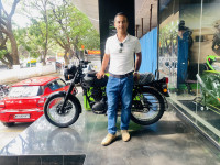 Ebony Kawasaki W175 Street