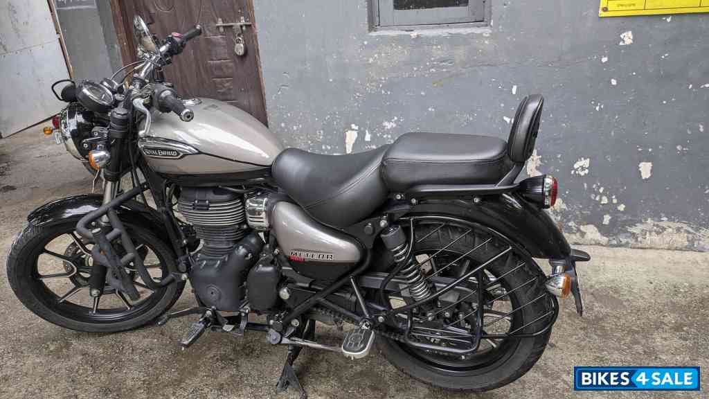 Grey Royal Enfield Meteor 350 Supernova