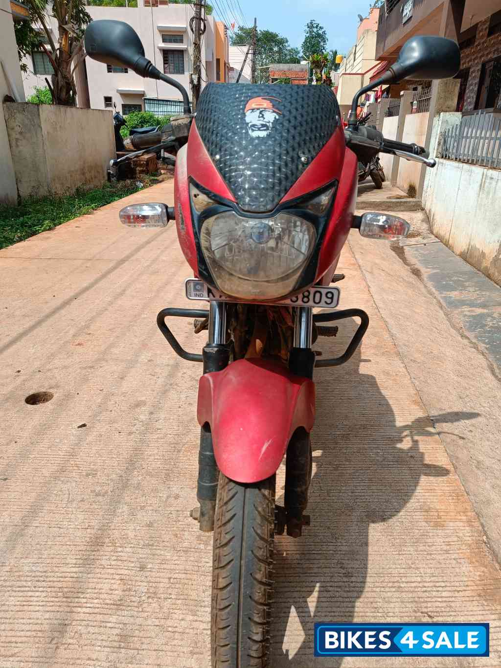 Wine Red Bajaj Pulsar 180