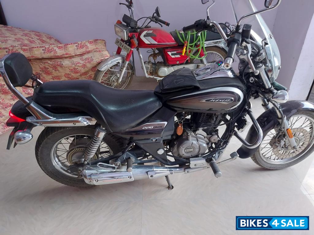 Bajaj Avenger Cruise 220 BS6