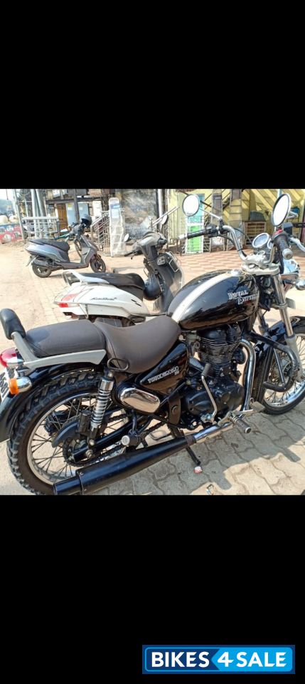 Black Royal Enfield Thunderbird 350