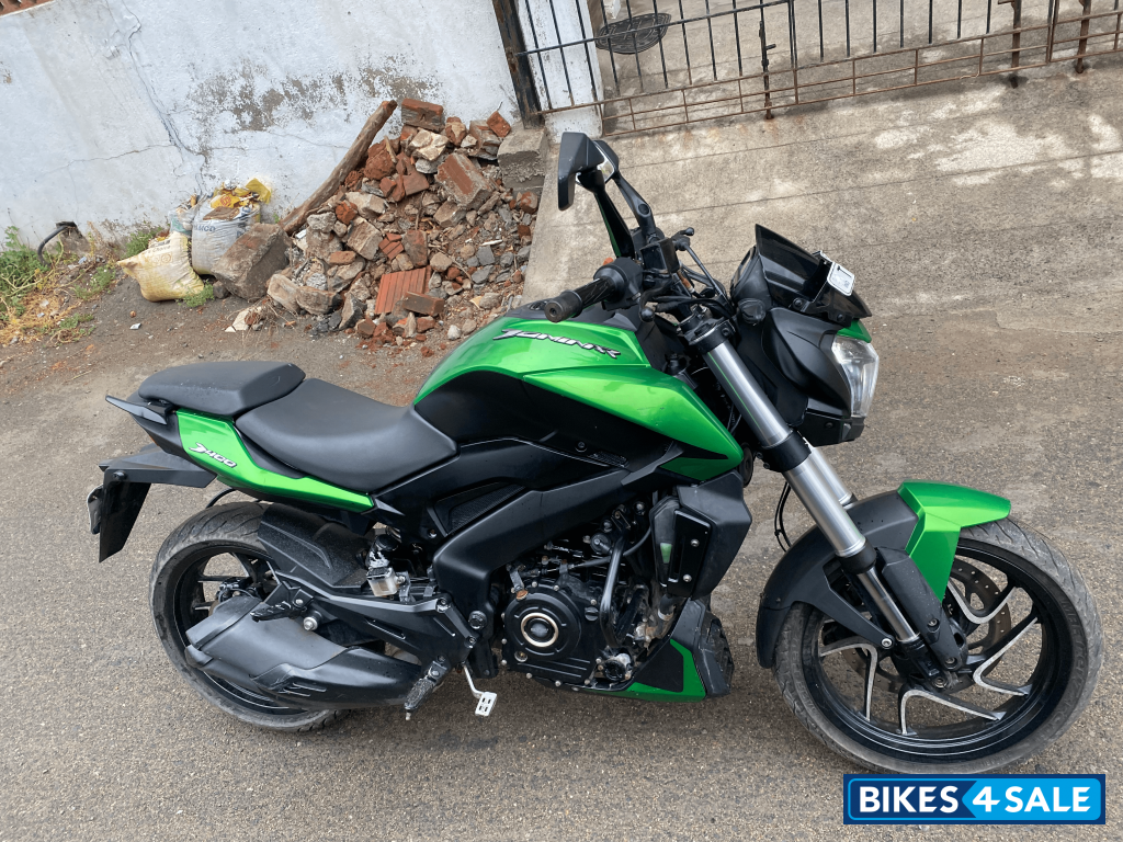 Bajaj Dominar