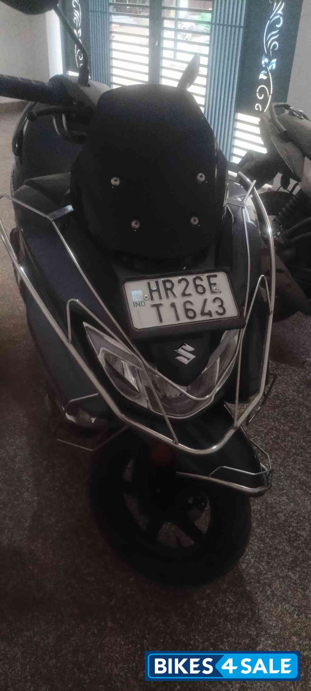Moonlight Grey Suzuki Burgman Street Ride Connect Edition