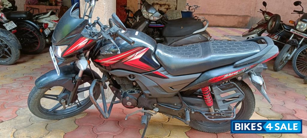 Red Black Honda SP125