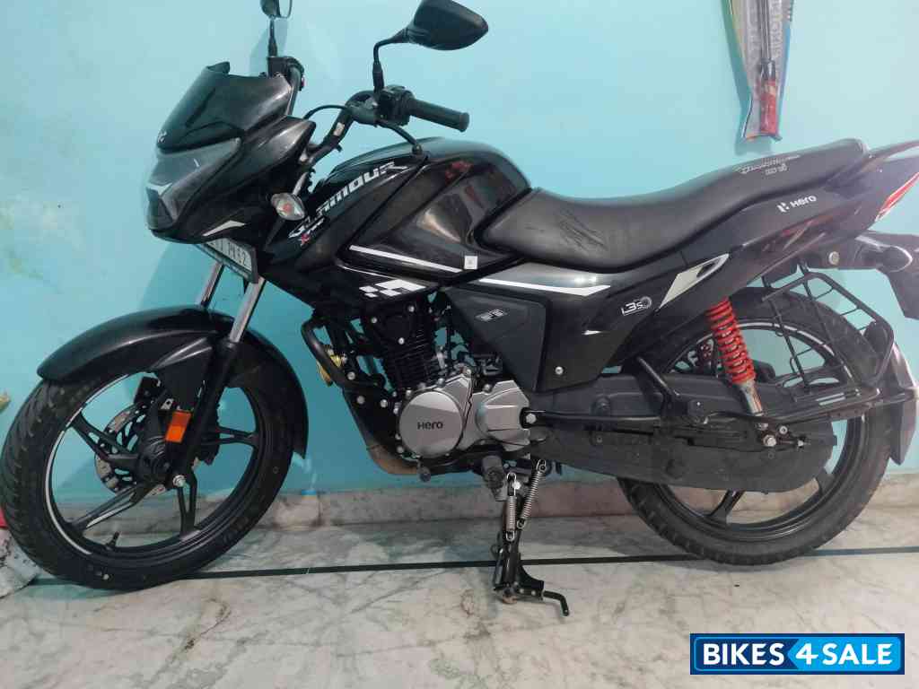 Black Silver Hero Glamour 125 Disc