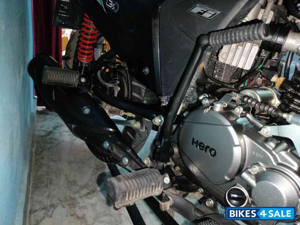 Black Silver Hero Glamour 125 Disc