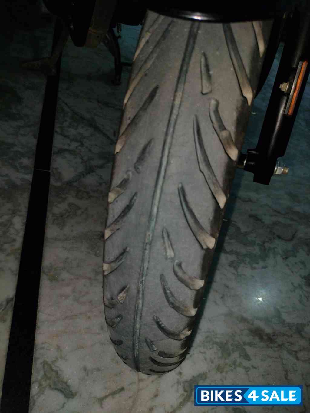 Black Silver Hero Glamour 125 Disc