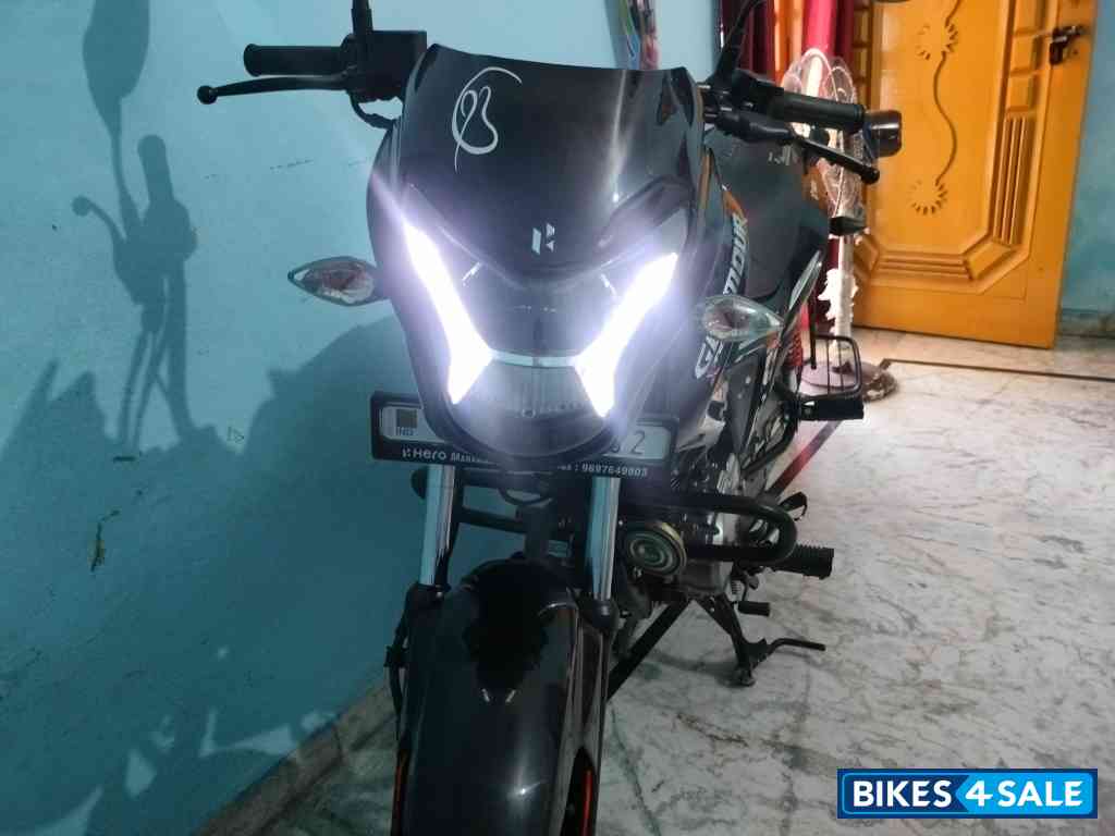 Black Silver Hero Glamour 125 Disc