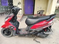 Red Yamaha Cygnus Ray ZR