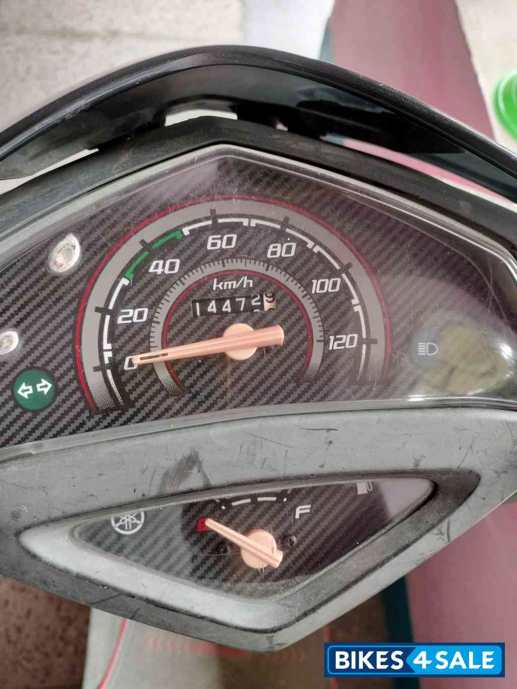 Red Yamaha Cygnus Ray ZR