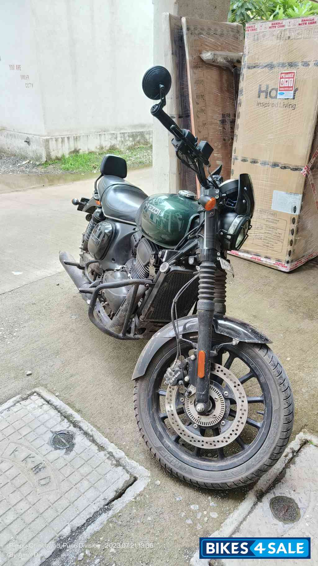 Hunter Green Yezdi Roadster Dark