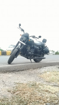 Hunter Green Yezdi Roadster Dark