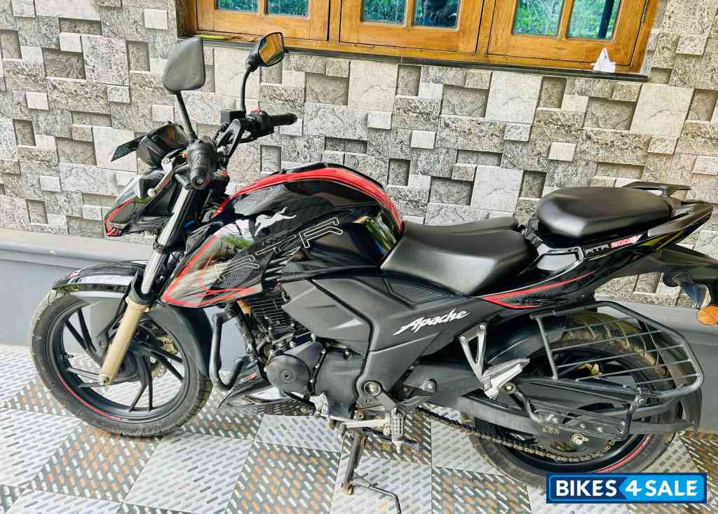 TVS Apache RTR 200 4V