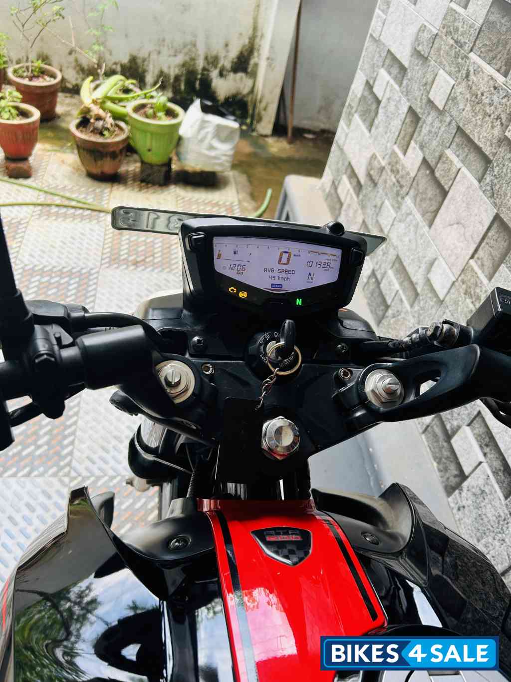 TVS Apache RTR 200 4V