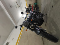 Black Royal Enfield Classic 350 BS VI