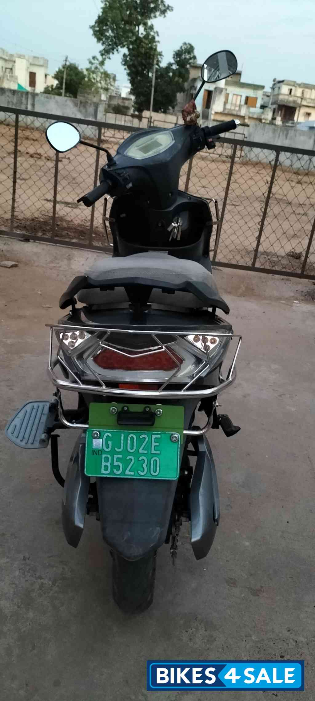 Grey Okaya Faast F2B