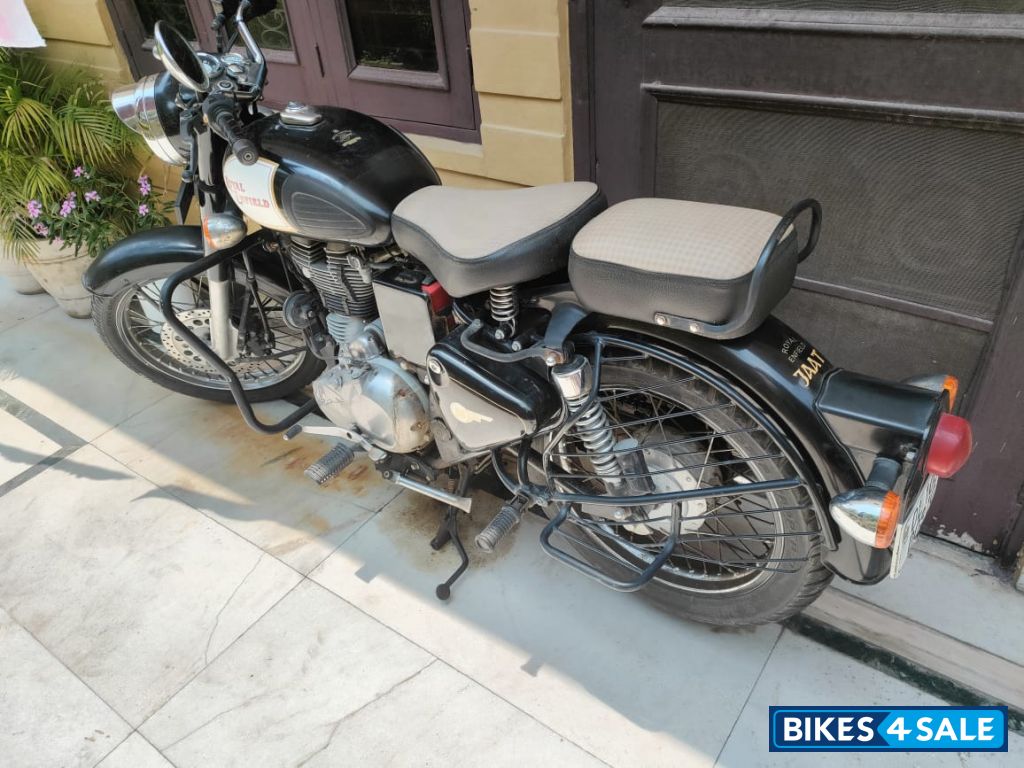 Black Royal Enfield Classic 350