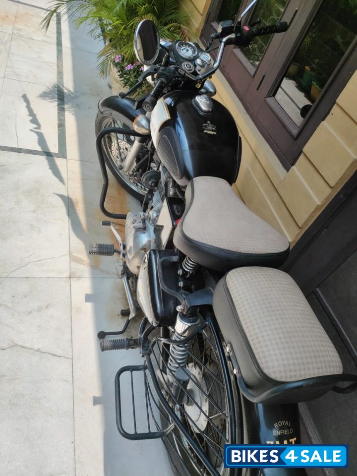 Black Royal Enfield Classic 350