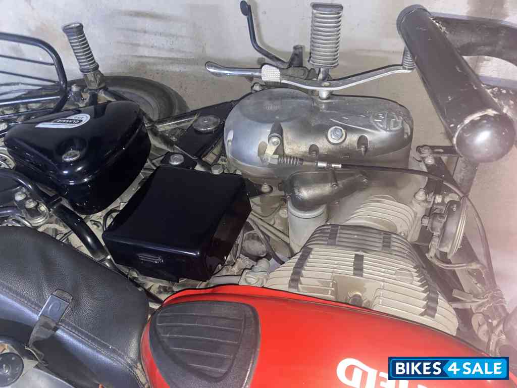 Royal Enfield Classic 350 Redditch Red