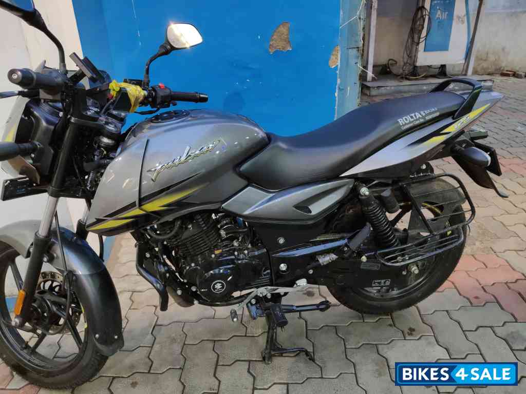 Bajaj Pulsar 125 Neon