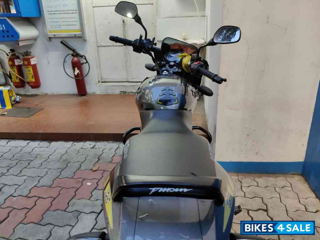 Bajaj Pulsar 125 Neon