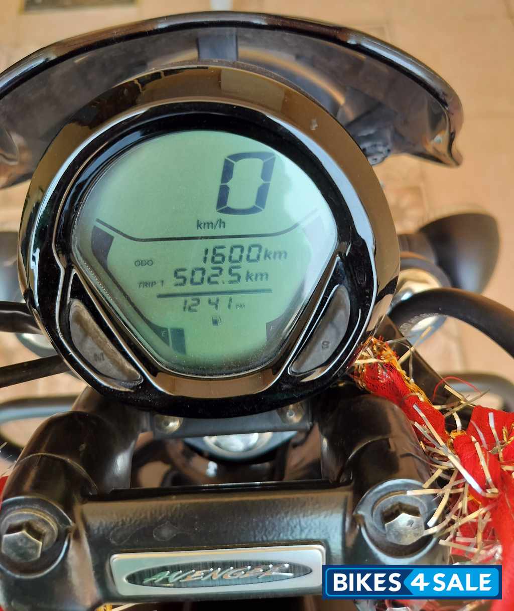 Ebony Black Bajaj Avenger Street 220 BS6