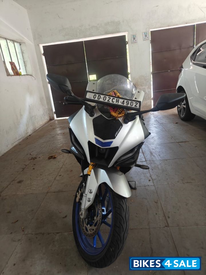 Metallic Grey Yamaha R15M