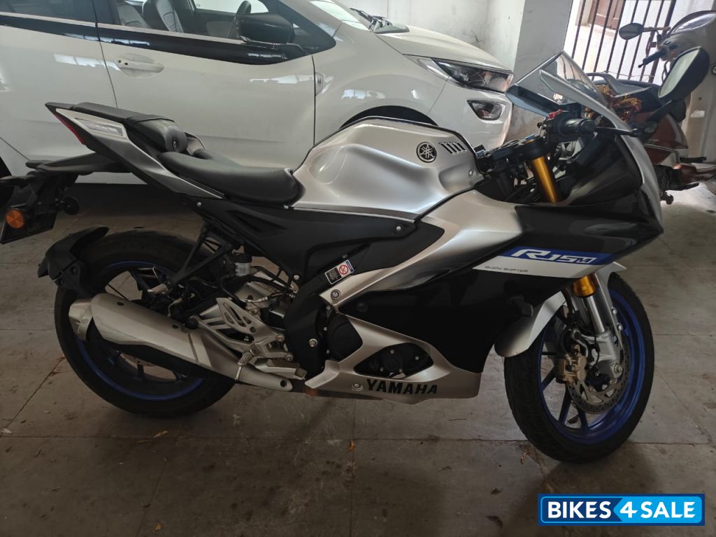 Metallic Grey Yamaha R15M
