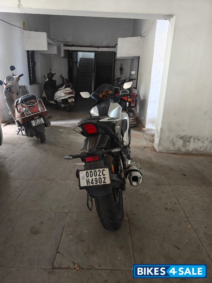 Metallic Grey Yamaha R15M