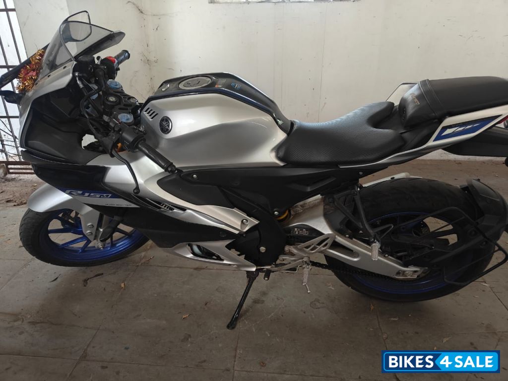 Metallic Grey Yamaha R15M