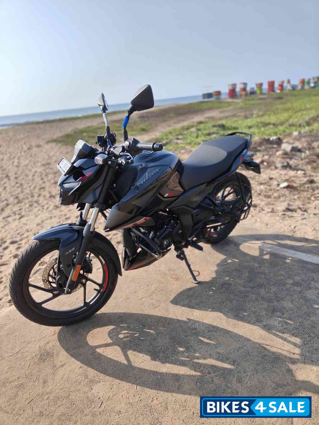 Black Bajaj Pulsar N150