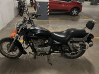 Bajaj Avenger 220 DTS-i
